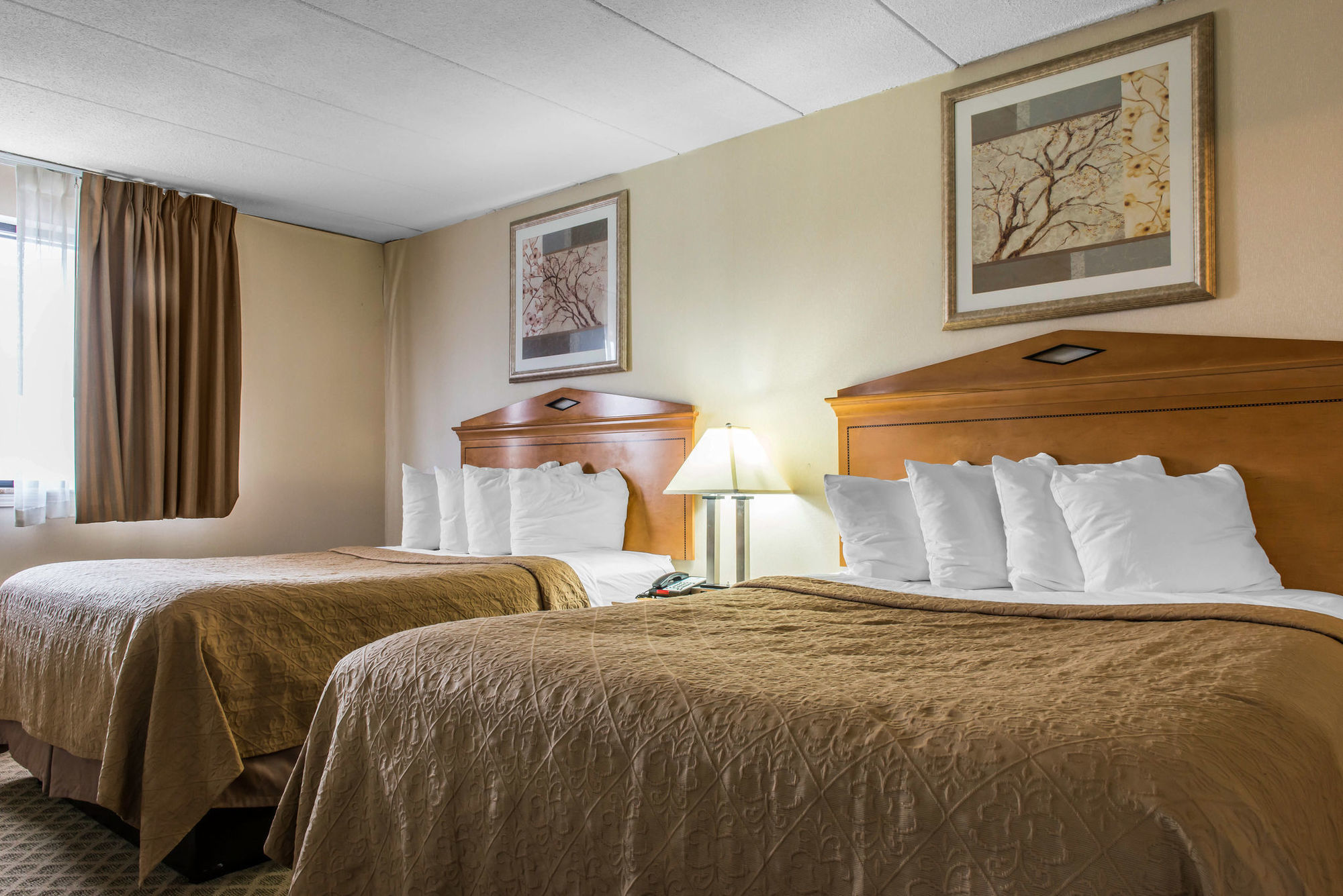 Quality & Hotel Fairview (Erie County)